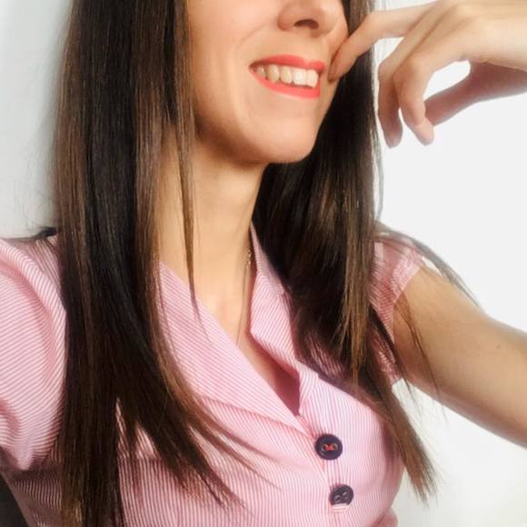 Meet your Posher, Elodie - Picture 1 of 1